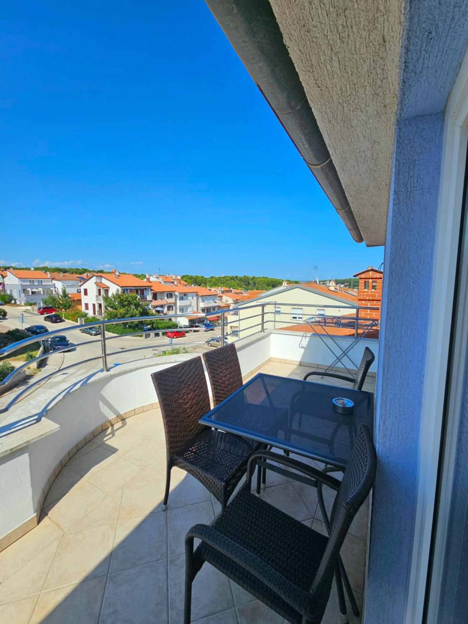 Nina Apartman