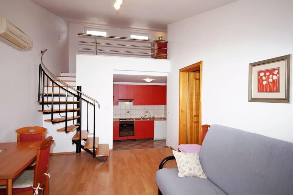 Nina Apartment